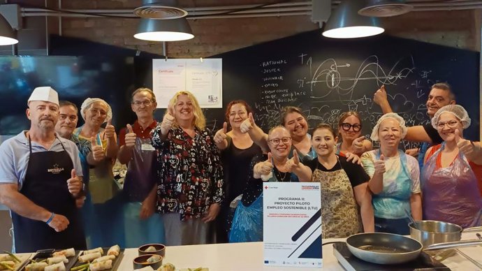 Más del 50 por ciento de los desempleados de larga duración, mayores de 45 años, que participan en cursos del SEF encuentra empleo.