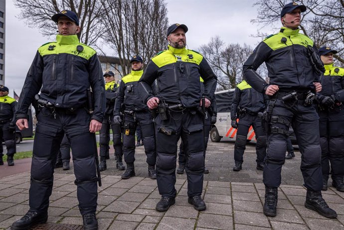 March 2, 2024, The Hague, South Holland, Netherlands: Dutch police block pro-Palestinian demonstrators from returning to the Embassy of Israel. On March 2, 2024, dozens of pro-Palestinian demonstrators gathered at the Embassy of Israeli in The Hague. Orig