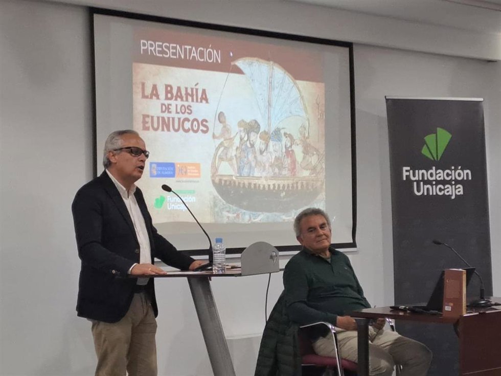 Imagen de la presentación de 'La bahía de los eunucos' de José Luis Guil Guerrero.