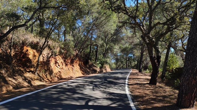 Carretera HU-8105 en el tramo Cortegana-Aracena.