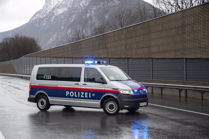 Archivo - Arxivo - Una furgoneta de la Policia a Àustria