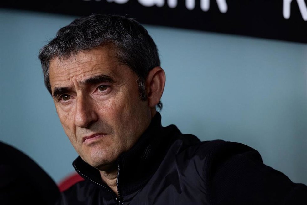 Ernesto Valverde head coach of Athletic Club looks on prior to the LaLiga EA Sports match between Athletic Club and Deportivo Alaves at San Mames on March 16, 2024, in Bilbao, Spain.