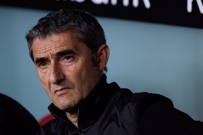 Ernesto Valverde head coach of Athletic Club looks on prior to the LaLiga EA Sports match between Athletic Club and Deportivo Alaves at San Mames on March 16, 2024, in Bilbao, Spain.