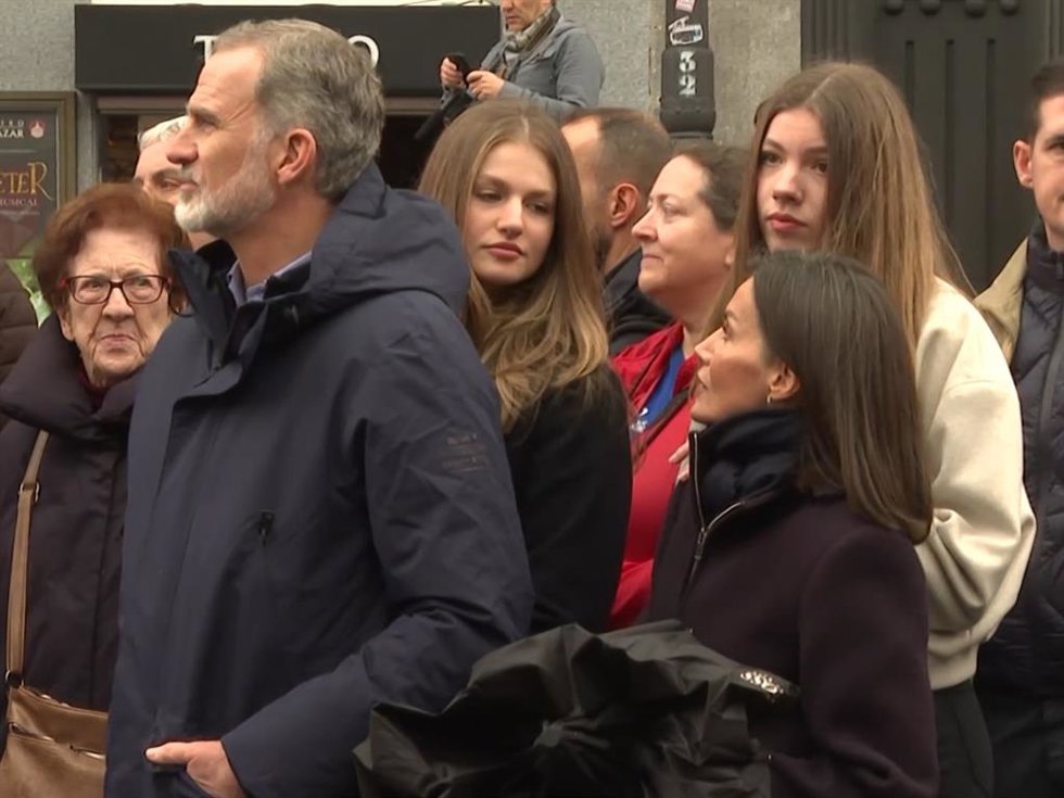 La Reina Letizia, el Rey Felipe VI, la Princesa Leonor y la Infanta Sofía acuden a una procesión en el centro de Madrid