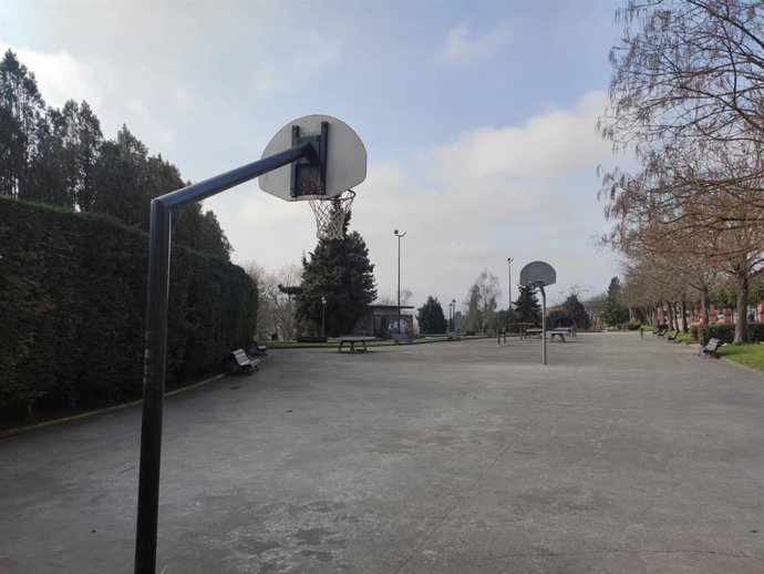Archivo - Imagen de archivo de una cancha de baloncesto.