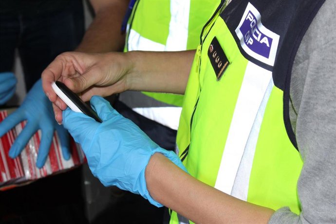 Detenidas 16 personas en operación contra ciberestafas mediante técnicas de smishing y sim swapping