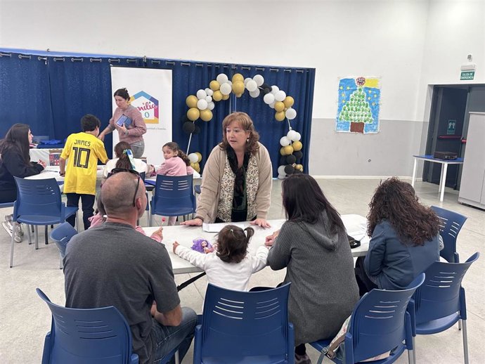 La Diputación de Almería lanza el proyecto psicoeducativo 'Familia en positivo' para "potenciar los lazos familiares".