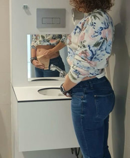 El hospital Virgen del Castillo de Yecla está realizando las obras para instalar un segundo aseo con estas características en la zona de Consultas Externas.