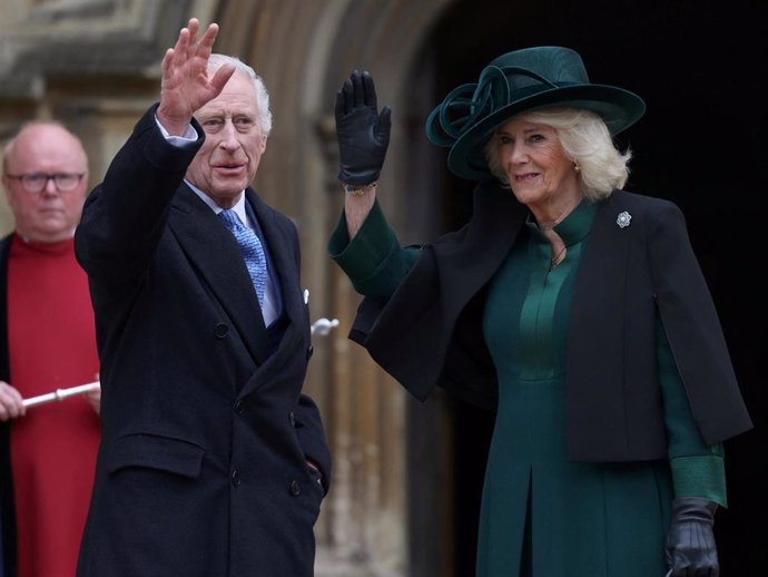 El Rey Carlos III y la Reina Camilla llegan a la misa de pascua