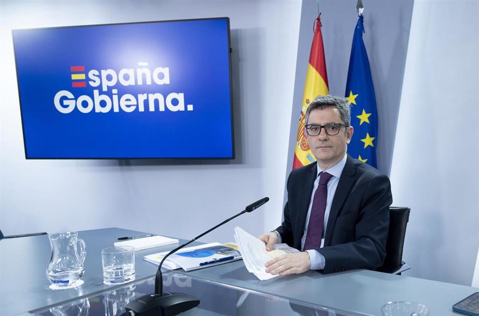 El ministro de la Presidencia, Relaciones con las Cortes y Justicia, Félix Bolaños, durante una rueda de prensa posterior a la reunión del Consejo de Ministros, en el Complejo de la Moncloa, a 26 de marzo de 2024, en Madrid (España).