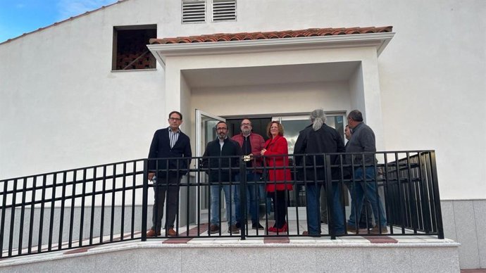 El presidente de la Diputación de Cáceres, Miguel Ángel Morales, durante su visita a Villa del Rey