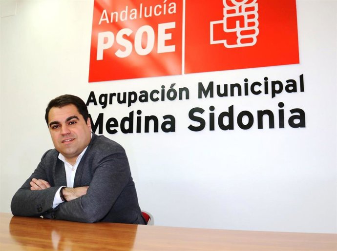 Archivo - El portavoz del PSOE en Medina Sidonia, Juan María Cornejo, en una imagen de archivo. 