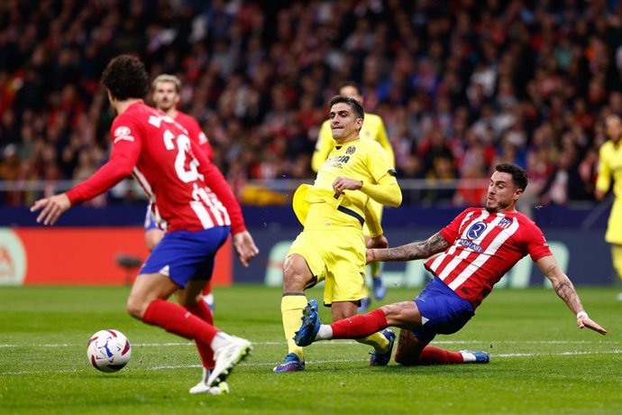 Archivo - Gerard Moreno y José María Giménez en el Atlético de Madrid-Villarreal