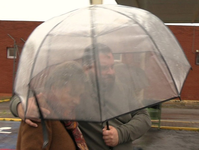 MARÍA JOSÉ, CHEMA TEJADO Y SAMARA TERRÓN SALEN DE LA PRISIÓN TRAS VISITAR A ANTONIO TEJADO UN DOMINGO MÁS