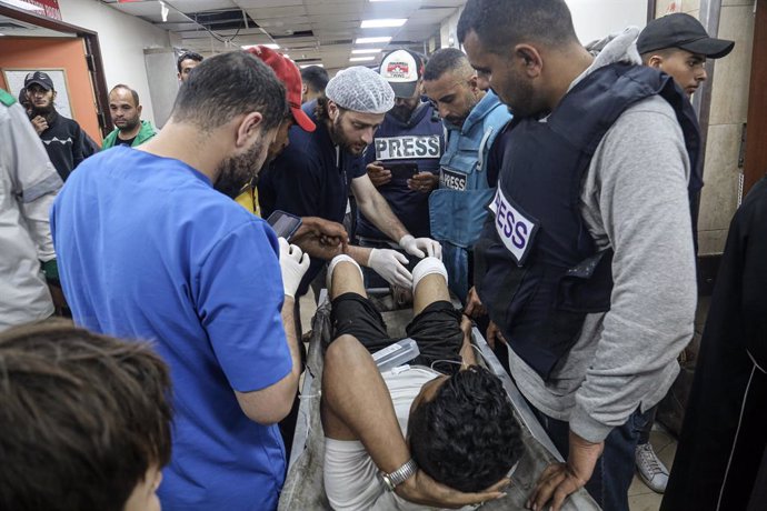 March 31, 2024, Dair El-Elbalah, Gaza Strip, Palestinian Territory: Injured Palestinians lies in a corridor at the Al-Aqsa Martyrs Hospital in Deir al-Balah in the central Gaza Strip, following Israel bombardment on March 31, 2024