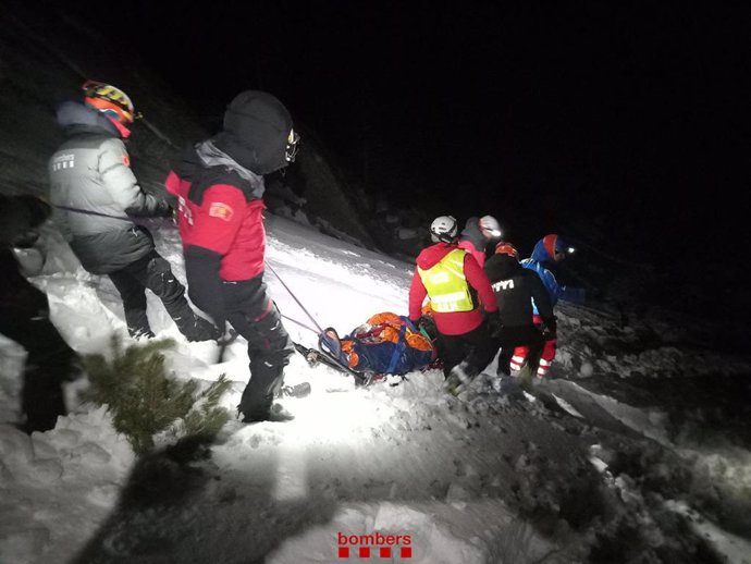 Evacuació dels dos ferits