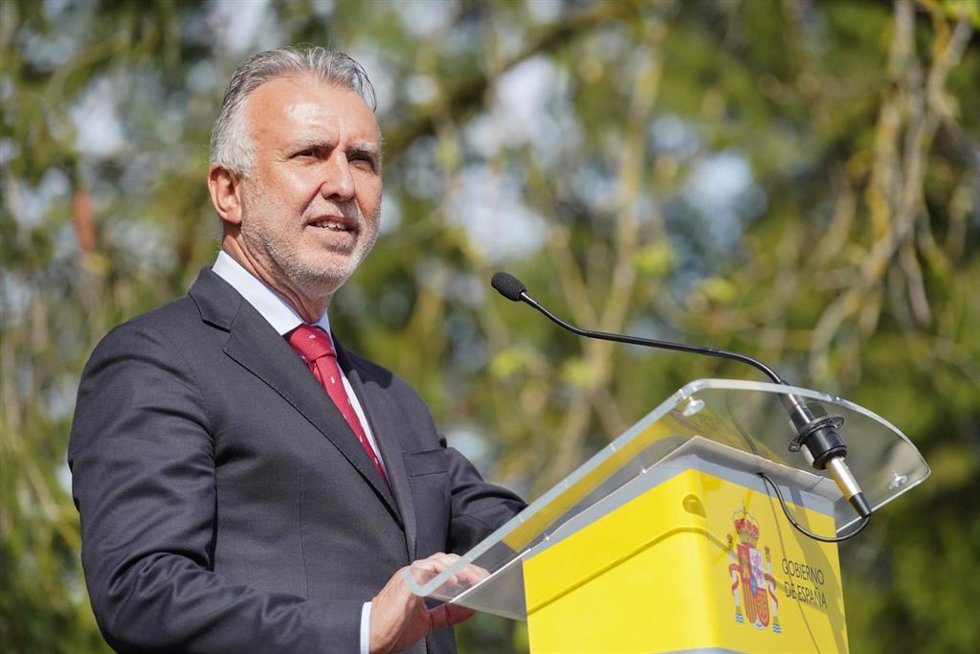 El ministro de Política Territorial y Memoria Democrática, Ángel Víctor Torres, interviene durante el acto de toma de posesión de la nueva delegada del Gobierno en Euskadi, en la Delegación del Gobierno, a 21 de marzo de 2024, en Vitoria-Gasteiz, Álava.
