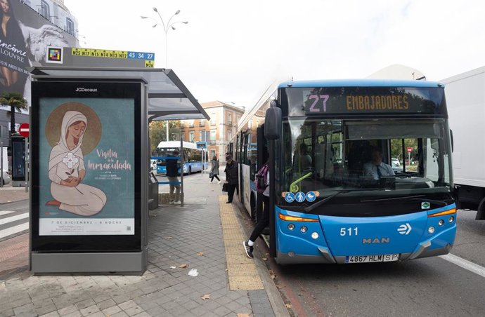 Archivo - Un autobús de la EMT