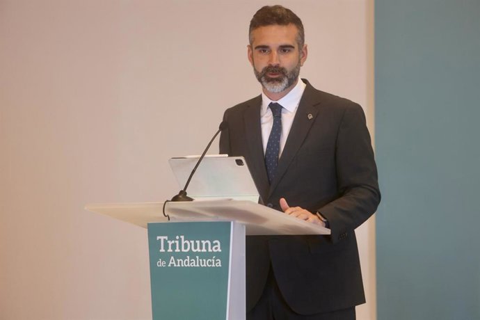 El consejero Sostenibilidad, Medio Ambiente y Economía Azul, y portavoz del Gobierno, Ramón Fernández-Pacheco, en el II Foro de Sostenibilidad Tribuna de Andalucía celebrado en la ciudad de Cádiz.
