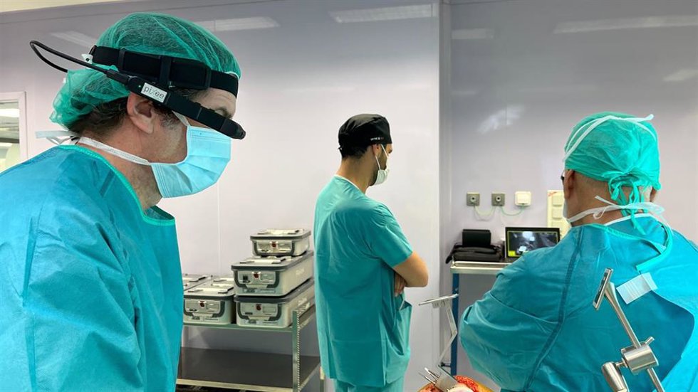 Quirónsalud Sagrado Corazón de Sevilla simplifica la colocación de prótesis de rodilla gracias a la realidad aumentada.