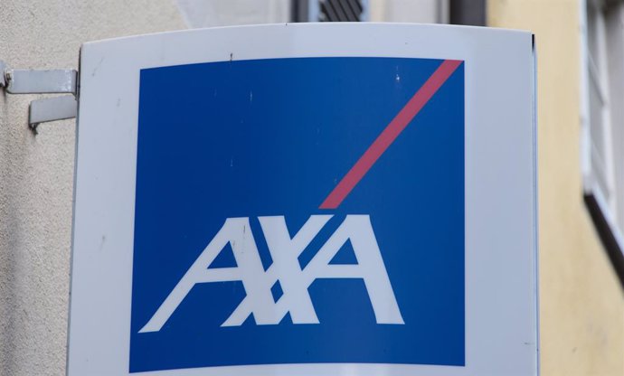 Archivo - FILED - 29 July 2016, Baden-Württemberg, Konstanz: The logo of the insurance company AXA. French Insurance company Axa SA saw its profit remain almost flat in the first half of the year compared to the same period of last year, with the company 
