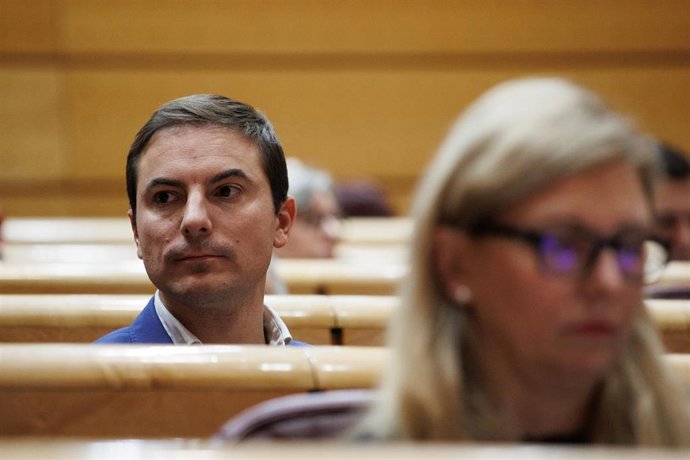 Archivo - El secretario general del PSOE-Madrid, Juan Lobato, durante una sesión de control al Gobierno, en el Senado, a 7 de noviembre de 2023, en Madrid (España). Durante la sesión, se han abordado cuestiones como las actuaciones realizadas por el Gobie