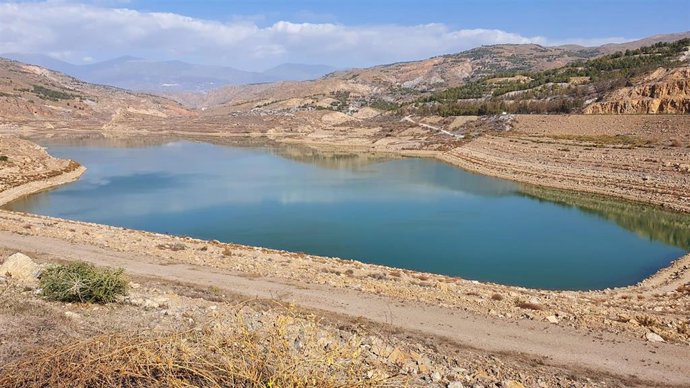 Archivo - Pantano de Benínar (Almería), al 8,28 por ciento de su capacidad, en una imagen de archivo.