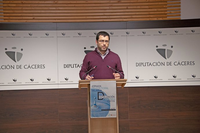 El director del consorcio provincial MásMedio, Gustavo Pérez, presenta una jornada sobre digitalización del ciclo del agua