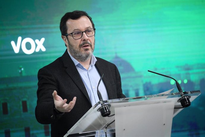 El portavoz nacional de Vox, José Antonio Fúster, denuncia que el Gobierno ha "colocado" un balance de criminalidad "muy preocupante" en Semana Santa "para que no tenga ninguna repercusión" y ha achacado este informe a una política de "fronteras abiertas"