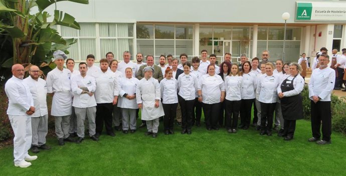 Alumnado de la Escuela de Hostelería de Islantilla (Huelva).