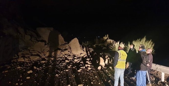 Visita a la zona del desprendimiento en la carretera de Güéjar Sierra.