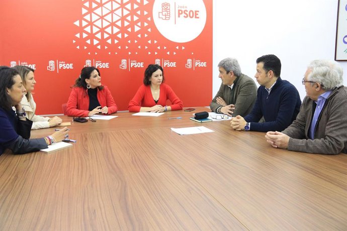 Reunión de representantes del Grupo Socialista en el Parlamento andaluz con responsables de la Federación Andaluza de Caza.