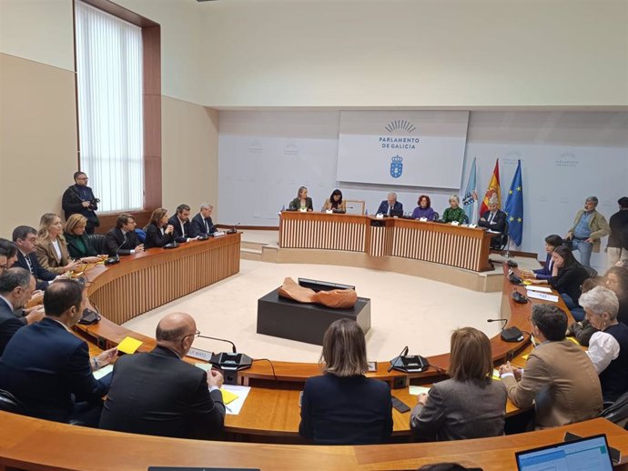 Sesión constitutiva de la Diputación Permanente del Parlamento de Galicia