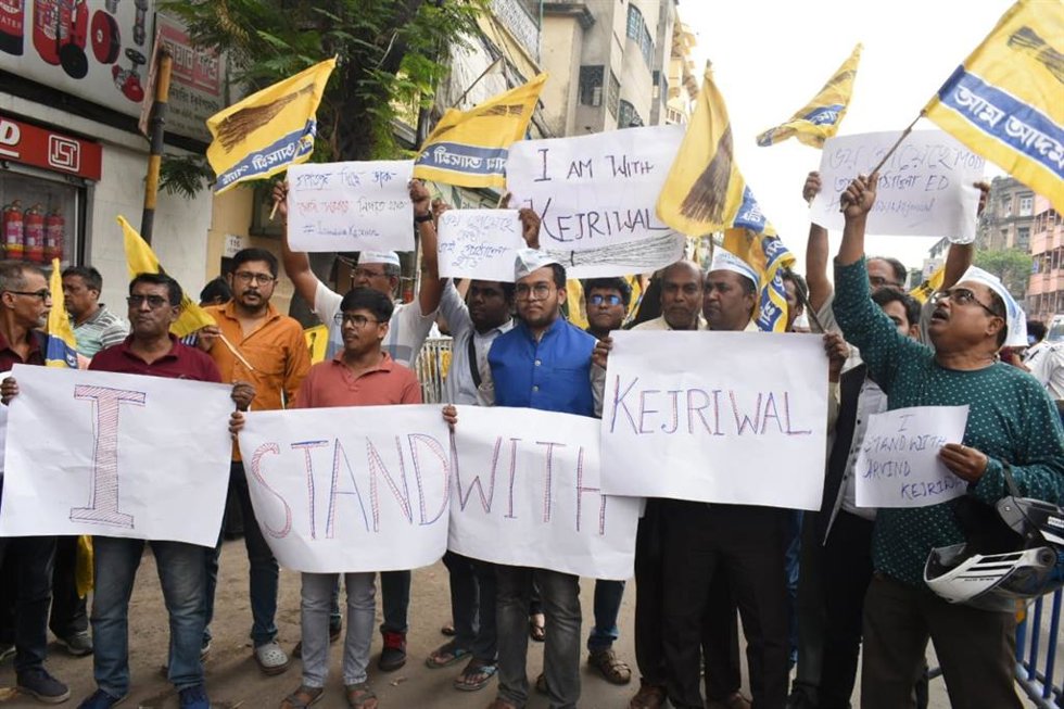 Protestas del AAP por la detención del ministro jefe del estado de Delhi, Arvind Kejriwal