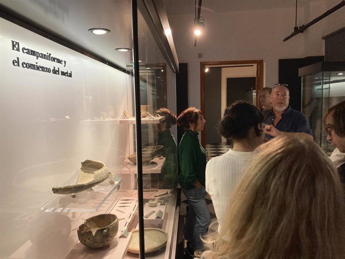 Exposición 'Hecho a mano de verdad' en la Escuela de Arte y Superior de Diseño de Jerez. ARCHIVO.