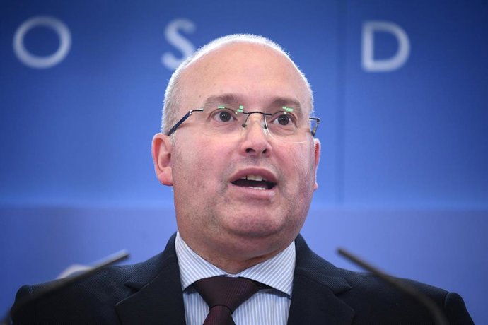 El portavoz del PP en el Congreso, Miguel Tellado, durante una rueda de prensa, en el Congreso de los Diputados, a 26 de marzo de 2024, en Madrid (España). Durante la comparecencia, ha hablado sobre temas de actualidad política, entre otros.