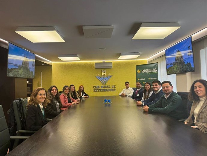 Los nuevos alumnos becados en Caja Rural de Extremadura