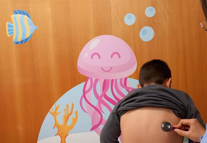 Decoración en espacios de Pediatría del Macarena dentro de su Plan de Humanización.