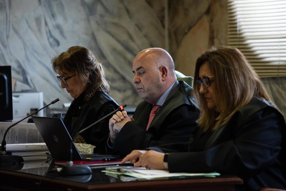 El abogado Juan Manuel Medina durante una vista por el recurso del asesinato del joven rapero en Pacífico, en el Tribunal Superior de Justicia de Madrid, a 2 de abril de 2024, en Madrid (España). 