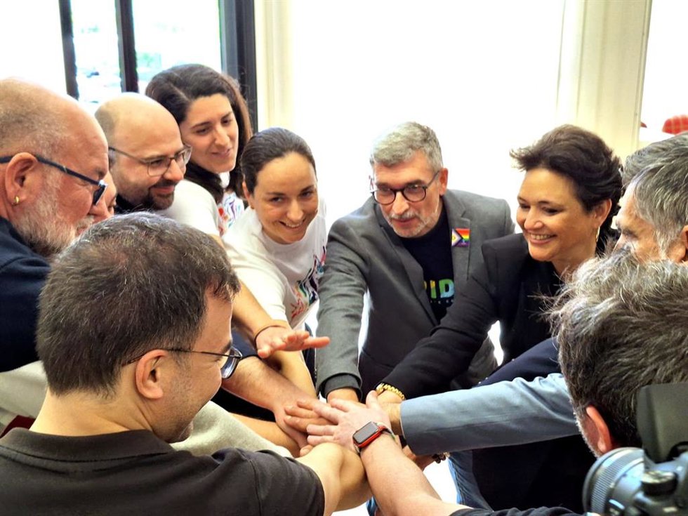 Confirma la candidatura de Torremolinos para optar al Europride en 2027.