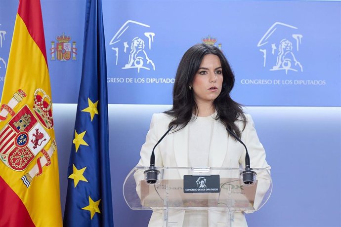 La portavoz de VOX en el Congreso, Pepa Millán, durante una rueda de prensa anterior a la reunión de la Junta de Portavoces, a 2 de abril de 2024, en Madrid (España).