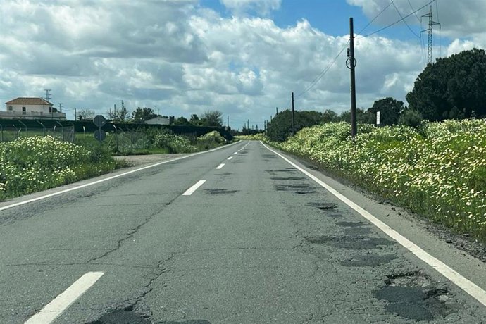 Estado de la carretera de Acceso a Olivares tras el temporal