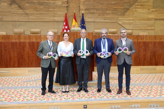 La consejera de Familia, Juventud y Asuntos Sociales, Ana Dávila, en el acto institucional en la Asamblea con motivo del Día Mundial de Concienciación sobre el Autismo