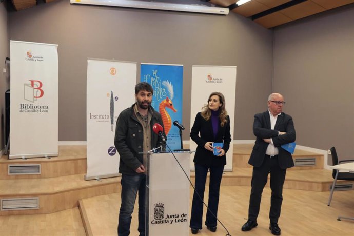 Pérez Lazaro(I), Mar Sancho y Alfonso Centeno durante la presentación del 'Clasiquillo'.