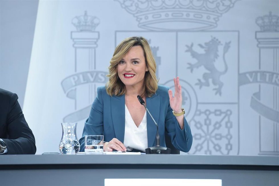 La ministra Portavoz y ministra de Educación, Formación Profesional y Deporte, Pilar Alegría, durante una rueda de prensa posterior a la reunión del Consejo de Ministros, en el Palacio de La Moncloa, a 2 de abril de 2024, en Madrid (España).