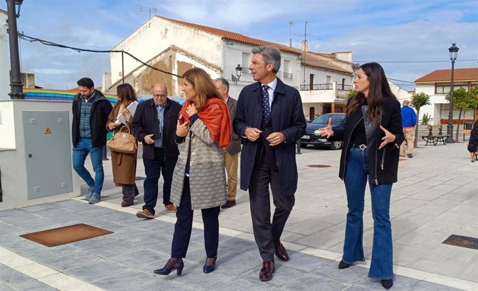 El vicepresidente primero y delegado de Infraestructuras, Sostenibilidad y Agricultura de la institución provincial, Andrés Lorite, en su visita a Valsequillo.