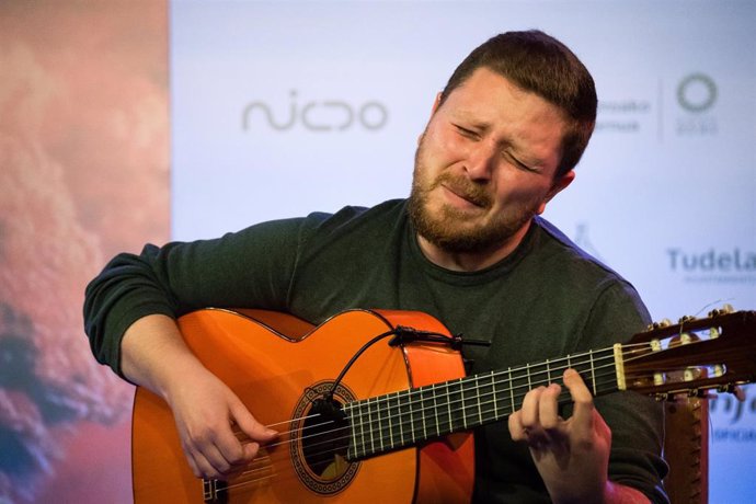 Archivo - El guitarrista flamenco Alejandro Hurtado