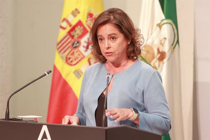 La consejera de Salud y Consumo, Catalina García, comparece en la rueda de prensa posterior al Consejo de Gobierno. A 2 de abril de 2024, en Sevilla (Andalucía, España).  