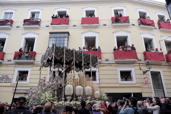 Imagen de un paso durante la Semana Santa de 2024.