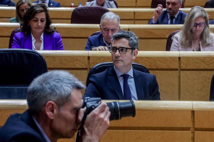 El ministro de la Presidencia, Relaciones con las Cortes y Justicia, Félix Bolaños, durante una sesión de control al Gobierno, en el Senado, a 2 de abril de 2024, en Madrid (España). La prórroga de los presupuestos de 2023 para todo el año 2024 ha centrad